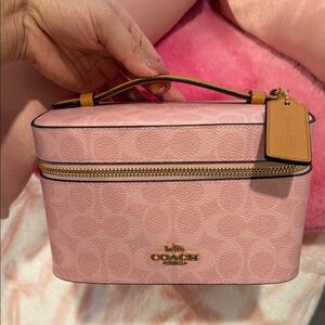 🎀COACH~Powder Pink Cosmetic Bag